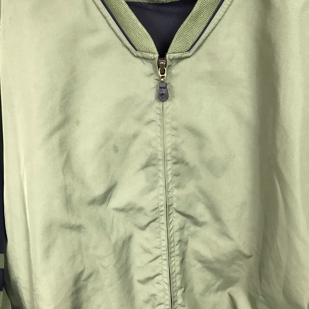 Cutter & Buck Lightweight Water Resistant Jacket - Picture 3 of 5